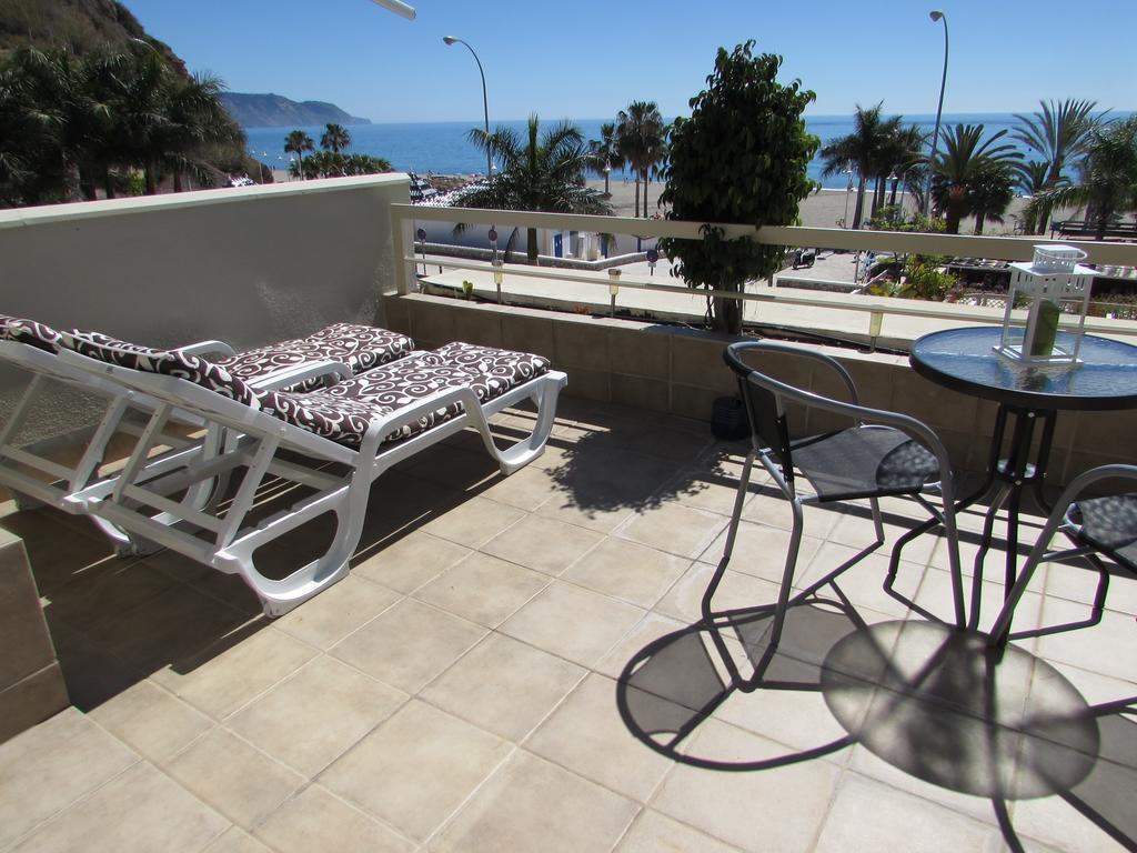 Home4Holidays Nerja Exterior photo
